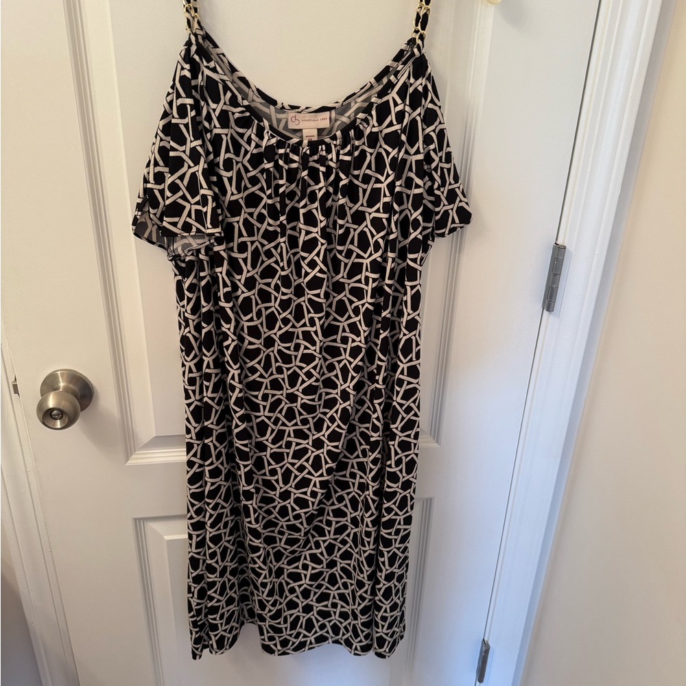 Chic Black and White Patterned Dress